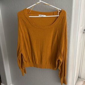 O’NEILL mustard yellow sweater